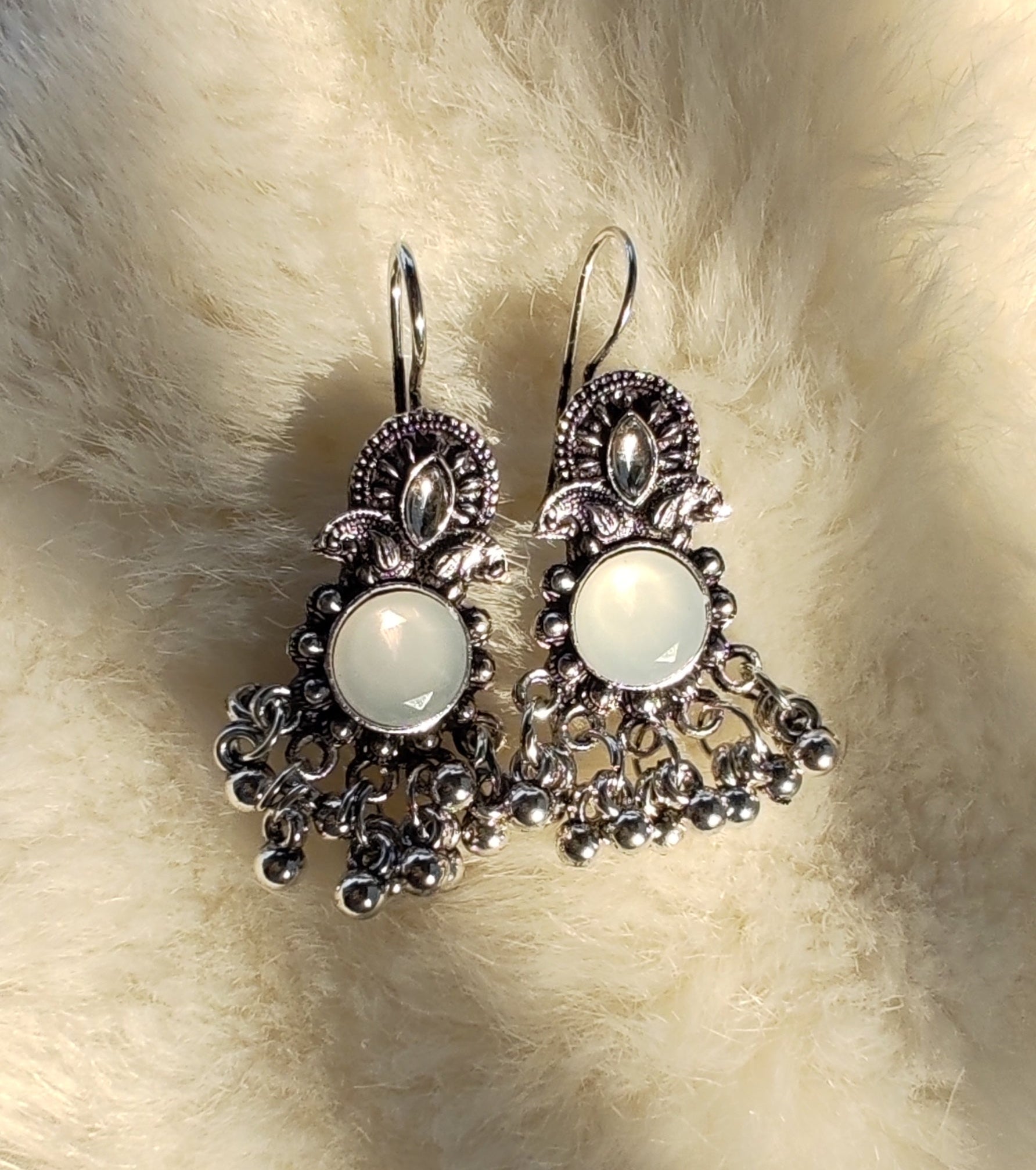White Jhumki